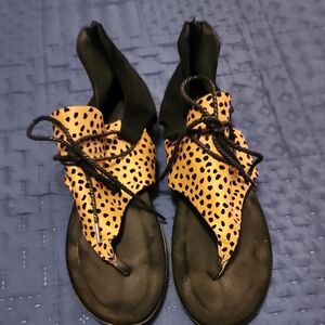 UC LEOPARD PRINT LACE UP SANDALS